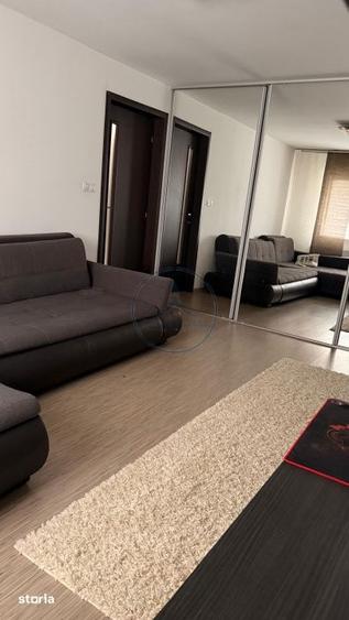 Apartament cu 3 camere decomandat în Ștefan cel Mare