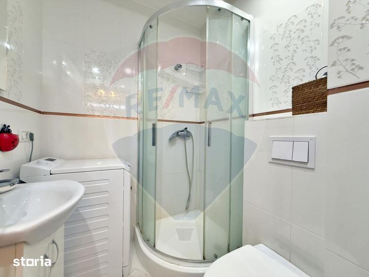 Apartament cu 4 camere semidecomandat în Central