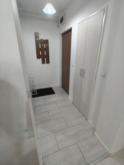 Apartament cu 2 camere decomandat în Aleea Trandafirilor