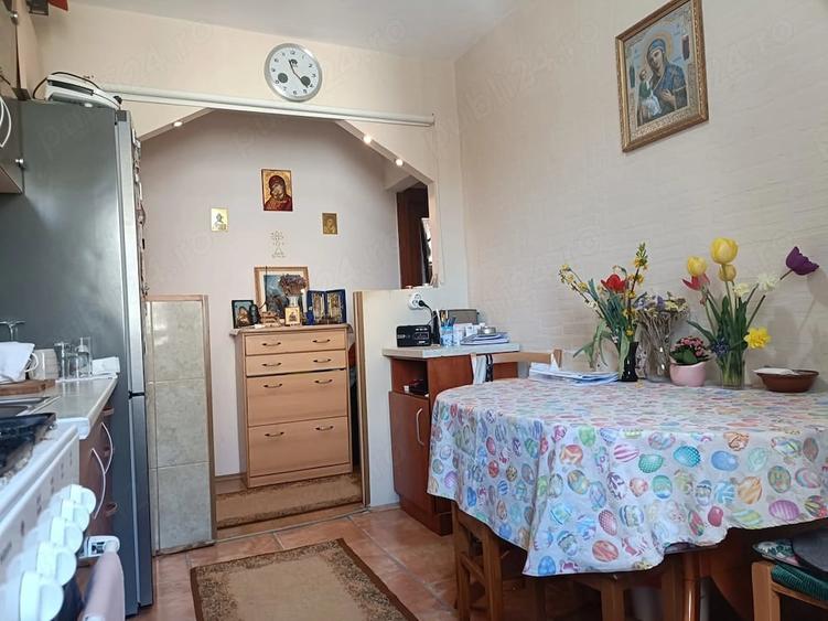 Apartament cu 3 camere decomandat în Unirii