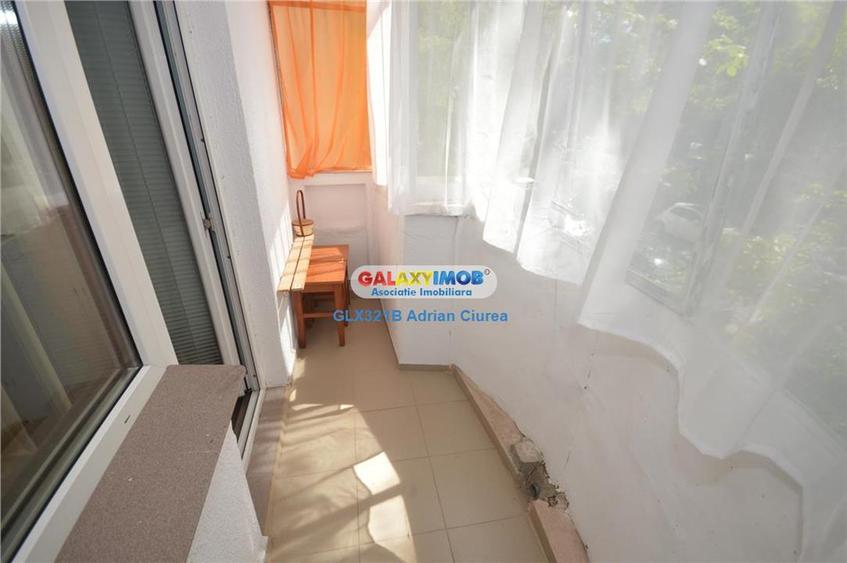 Apartament cu 3 camere decomandat, mobilat în Nerva Traian