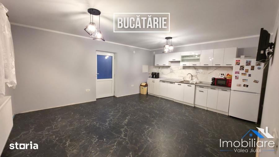 Casă cu 4 camere cu Teren 506 Mp în Petros