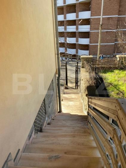Casă individuală cu 7 camere cu Canalizare în Băile Herculane