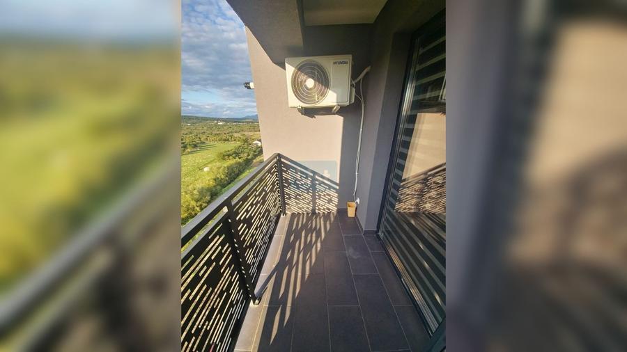 Apartament cu 4 camere decomandat în Centura