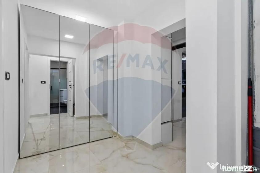 Apartament cu 3 camere decomandat în Băncilor