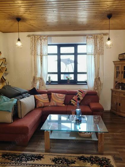 Casă cu 5 camere cu Teren 3420 Mp în Valea Călugărească