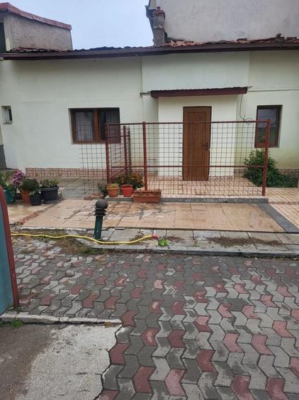 Casă individuală cu 1 camere cu Canalizare în Matei Voievod