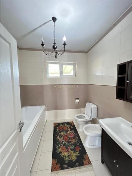 Apartament cu 4 camere semidecomandat în Iris