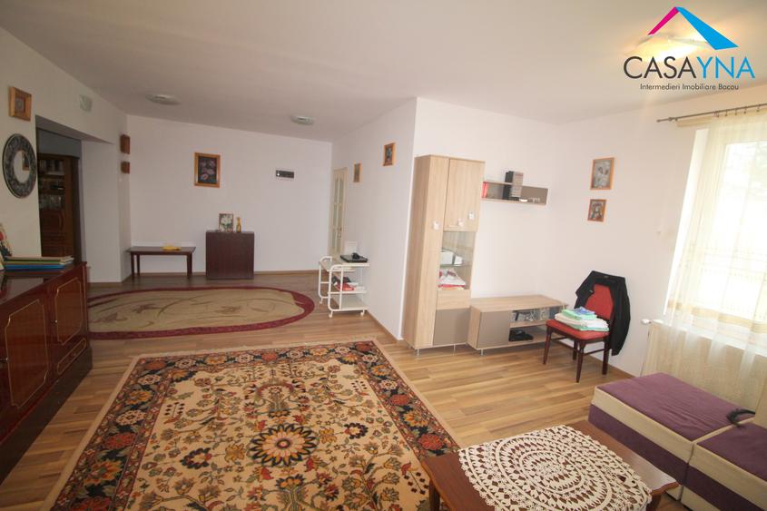 Casă individuală cu 7 camere cu Canalizare în Mărgineni