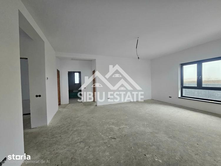 Casă cu 4 camere cu Teren 430 Mp în Cristian