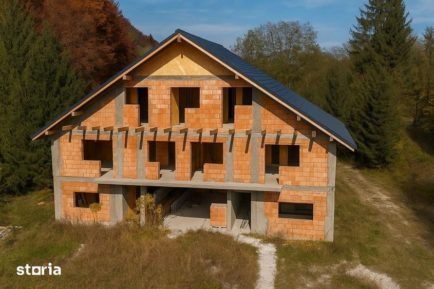 Casă cu Teren 7000 Mp în Central