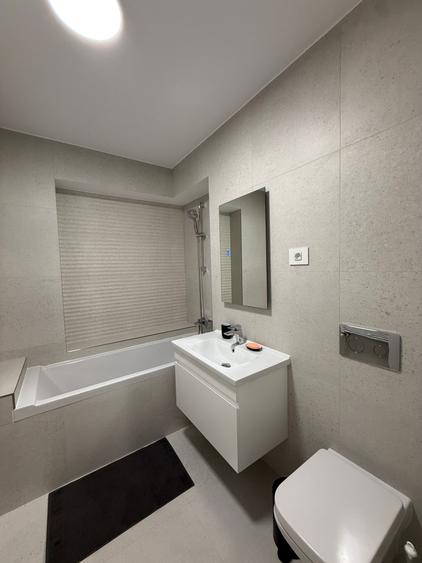 Apartament cu 3 camere decomandat în Băneasa