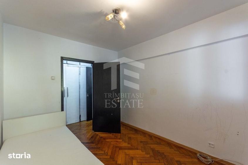 Apartament cu 3 camere semidecomandat în Mihai Bravu