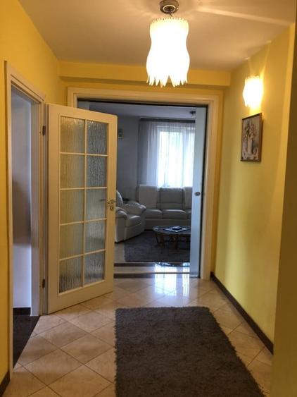 Casă individuală cu 6 camere cu Canalizare în Albert