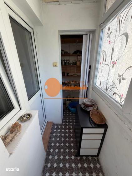 Apartament cu 4 camere decomandat, mobilat în Crângași