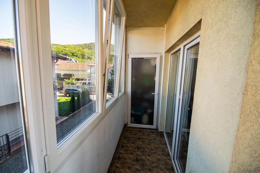 Apartament cu 2 camere semidecomandat, mobilat în Florești