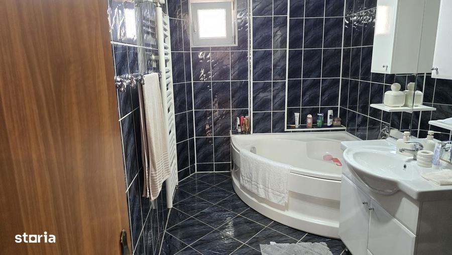 Apartament cu 3 camere decomandat în Dorobanți