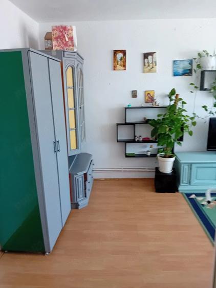 Inchiriez ap. 3 camere in Faleza Nord - 2