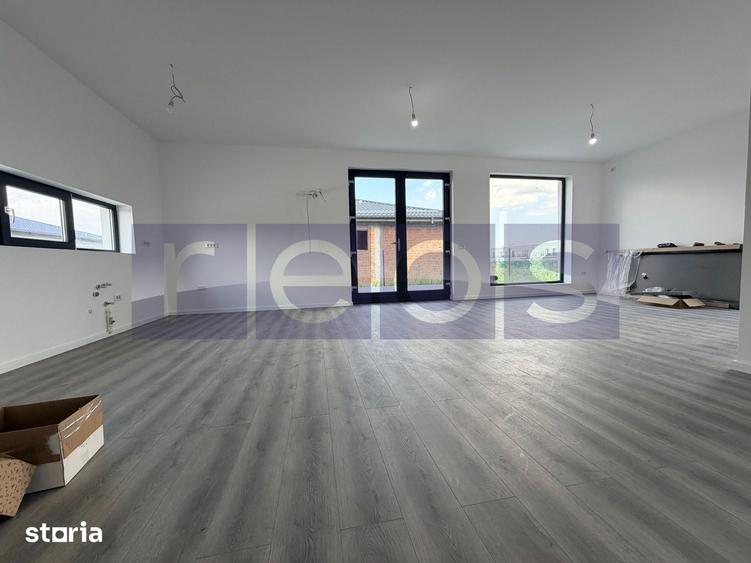Casă cu 4 camere cu Teren 456 Mp în Tunari