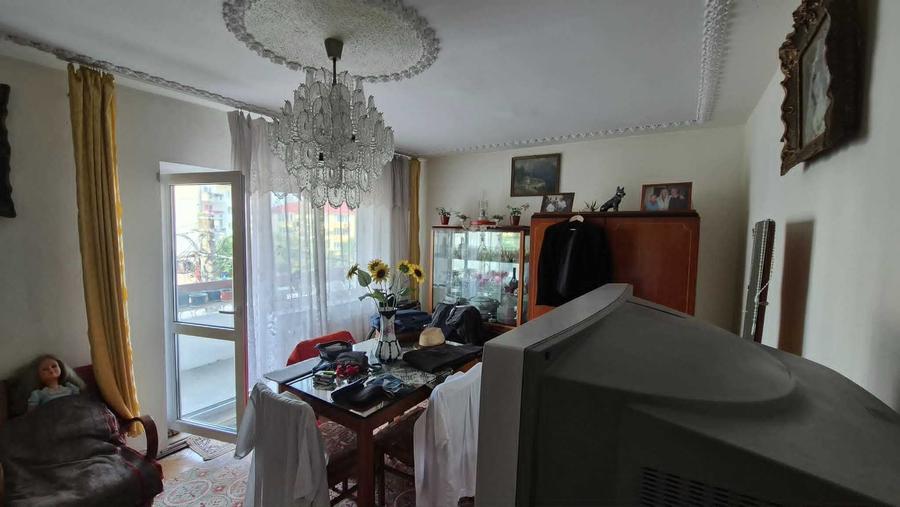Apartament cu 3 camere decomandat în Ultracentral