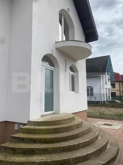 Casă cu 5 camere cu Teren 1000 Mp în Oloșag