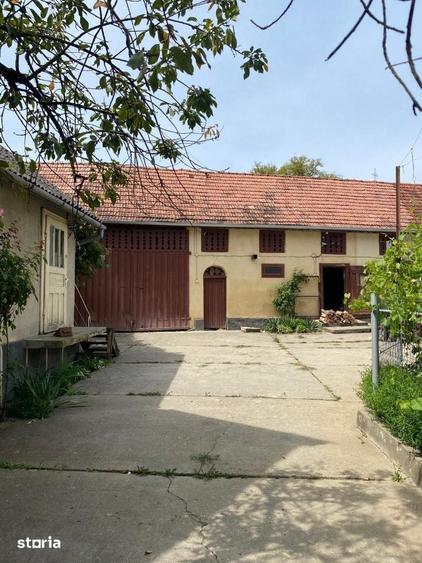 Casă cu 6 camere cu Teren 1932 Mp în Creaca
