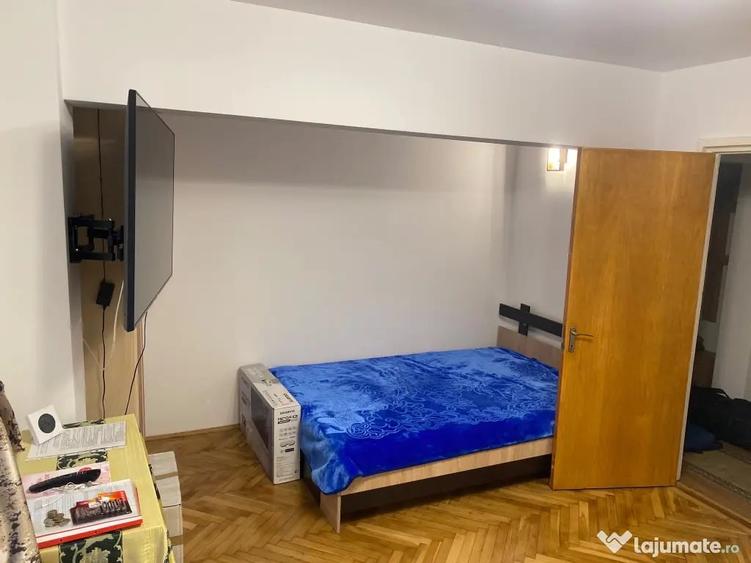 Garsonieră decomandată în Central