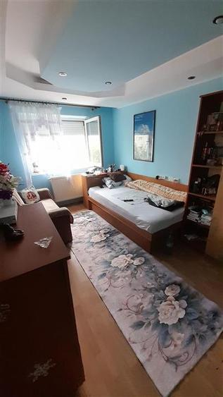 Apartament cu 4 camere decomandat, mobilat în Exterior Est
