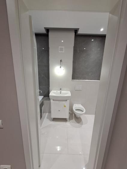 Apartament cu 3 camere decomandat în Torontalului