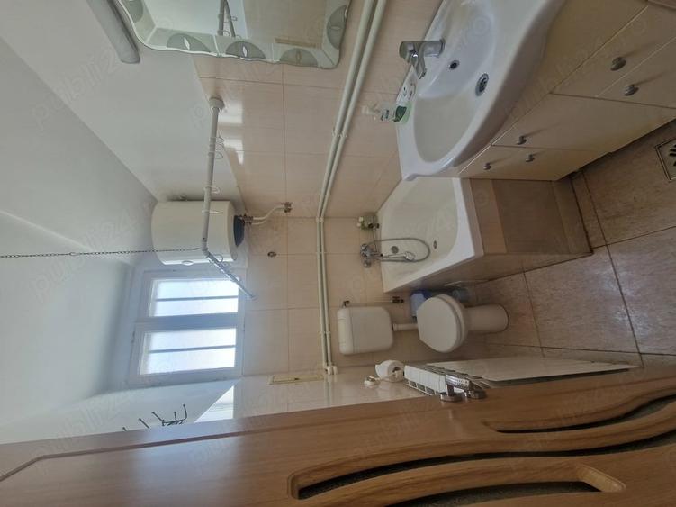 Casă cu 2 camere cu Teren 20 Mp în Piața Veche