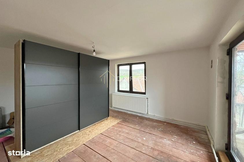 Casă cu 4 camere cu Teren 540 Mp în Band