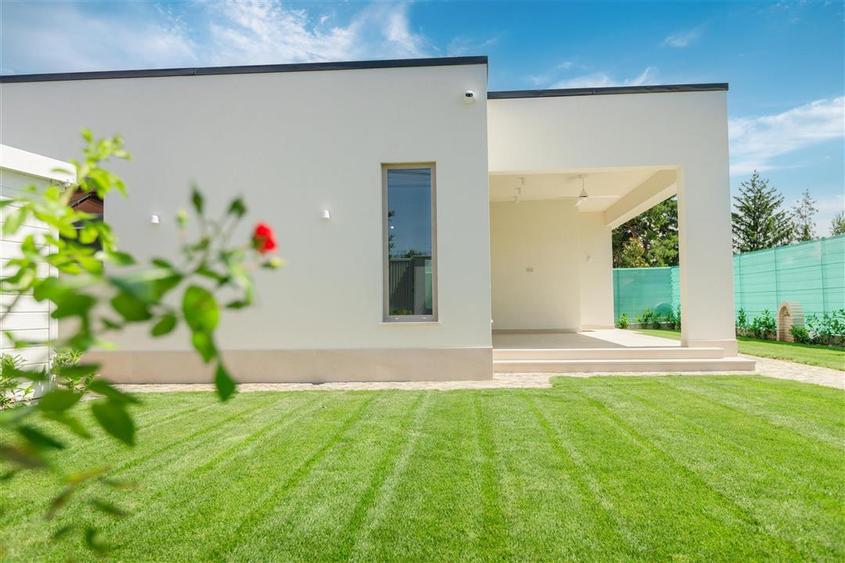 Casă individuală cu 4 camere cu Canalizare în Obor