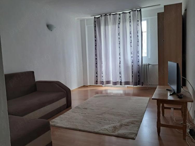 Apartament cu 2 camere semidecomandat în Militari