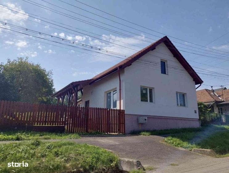 Casă cu 3 camere în Remetea
