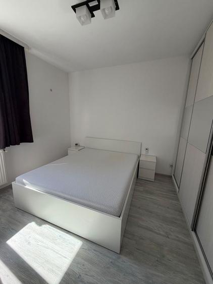 Apartament cu 2 camere decomandat în Apărătorii Patriei