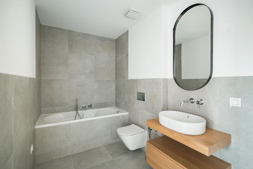 Apartament cu 3 camere semidecomandat în Tunari