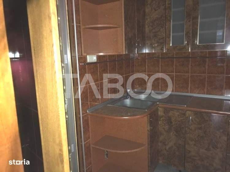 Spațiu comercial, de 220 mp, în Terezian