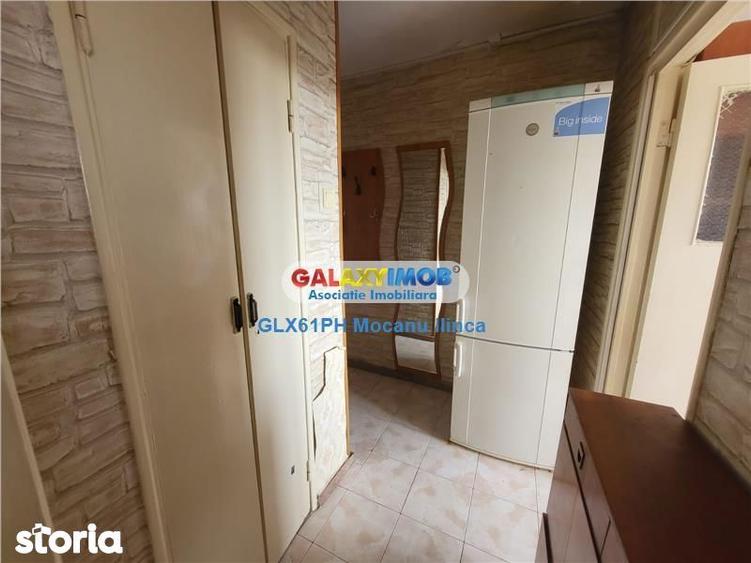 Apartament cu 3 camere semidecomandat, mobilat în Nord
