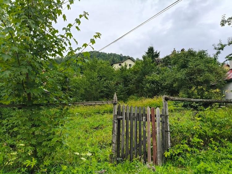 Teren Construcții intravilan de 700 mp, în Azuga