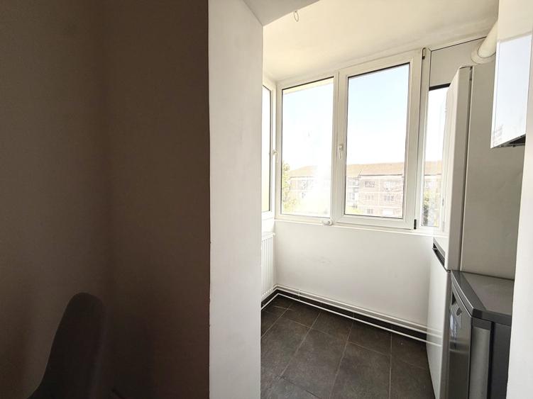 Apartament cu 2 camere decomandat, mobilat în Aradului