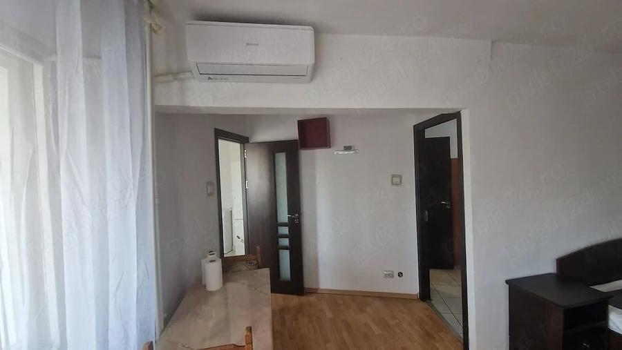 Garsonieră decomandată în Tei