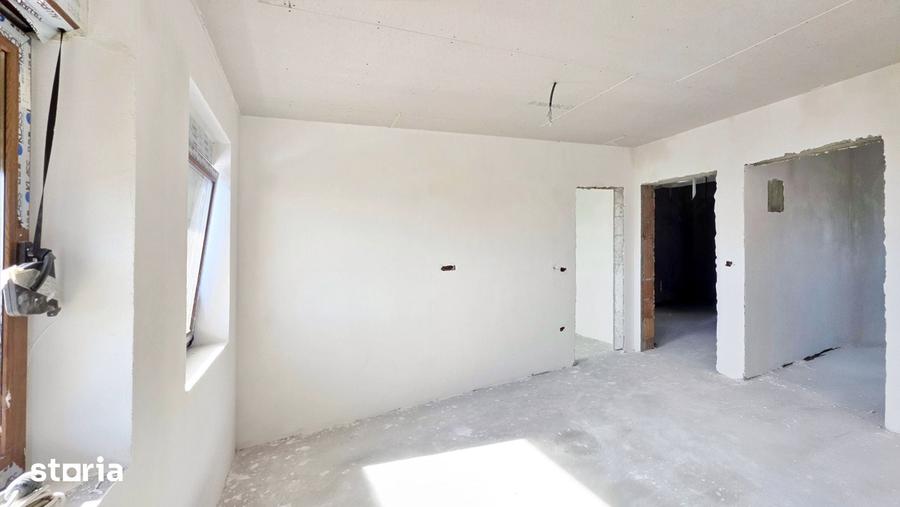 Casă cu 5 camere decomandat cu Teren 589 Mp în Zimandu Nou