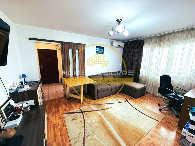 Apartament cu 3 camere semidecomandat, mobilat în Alexandru cel Bun