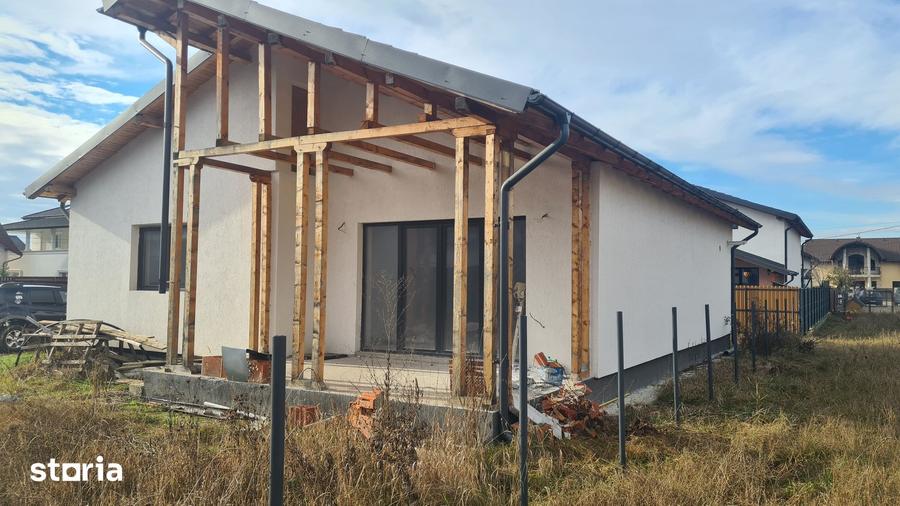 Casă cu 3 camere cu Teren 379 Mp în Central