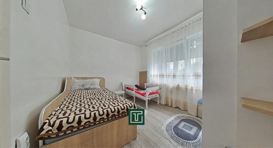Apartament cu 3 camere semidecomandat, mobilat în Aurel Vlaicu