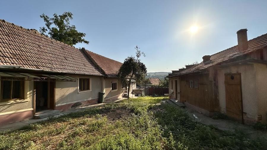 Casă cu 4 camere în Ghirbom