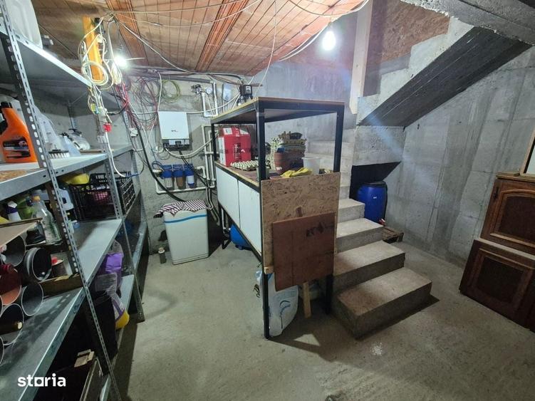 Casă cu 4 camere în Vulcan