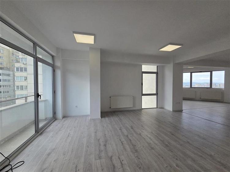 Apartament 3 camere Centrul Civic pretabil co-working hub - 1