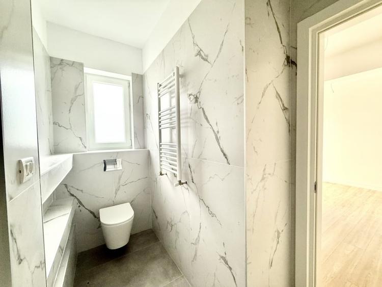 Apartament cu 3 camere decomandat în Sud