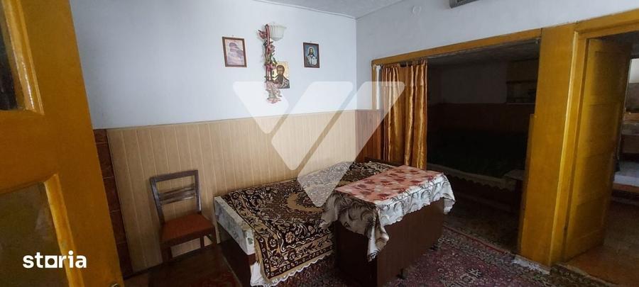 Casă cu 6 camere cu Teren 2109 Mp în Slimnic